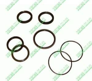 Uszcz. siłownika skrętu - komplet TOYOTA