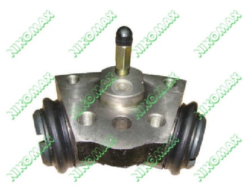 T112724 Cylinderek hamulcowy LH TOYOTA.jpg